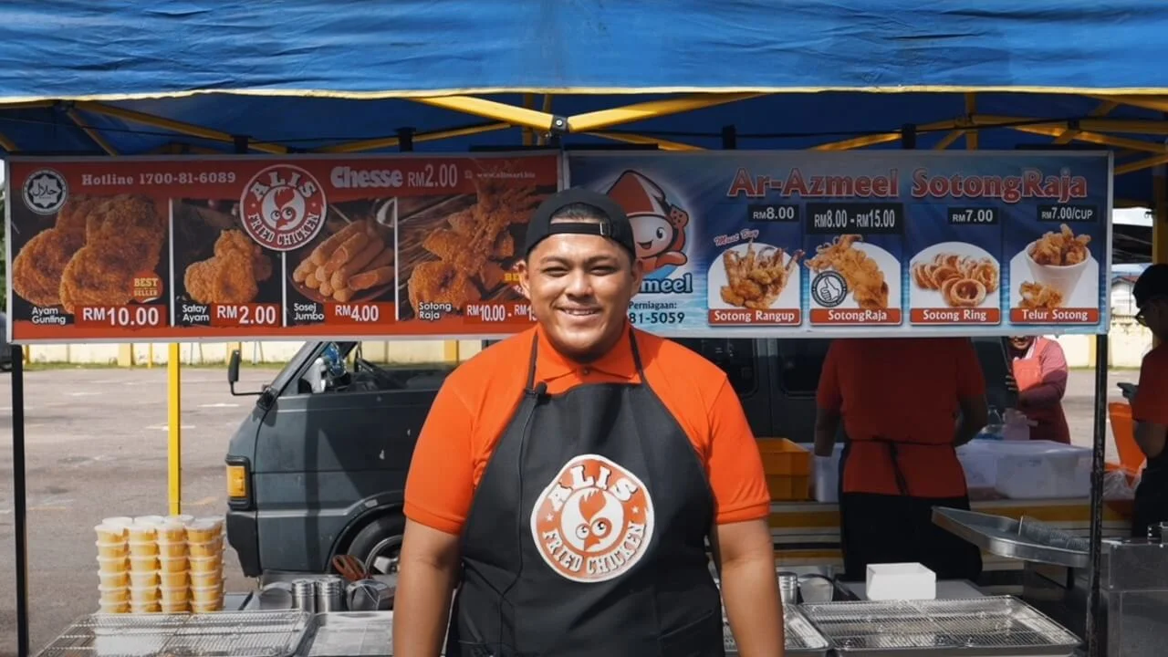 En Asyraaf - Peniaga Alis Fried Chicken
