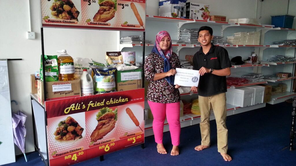 Alis Friend Chicken provides full set business package and training to support entrepreneurs starting their businesses