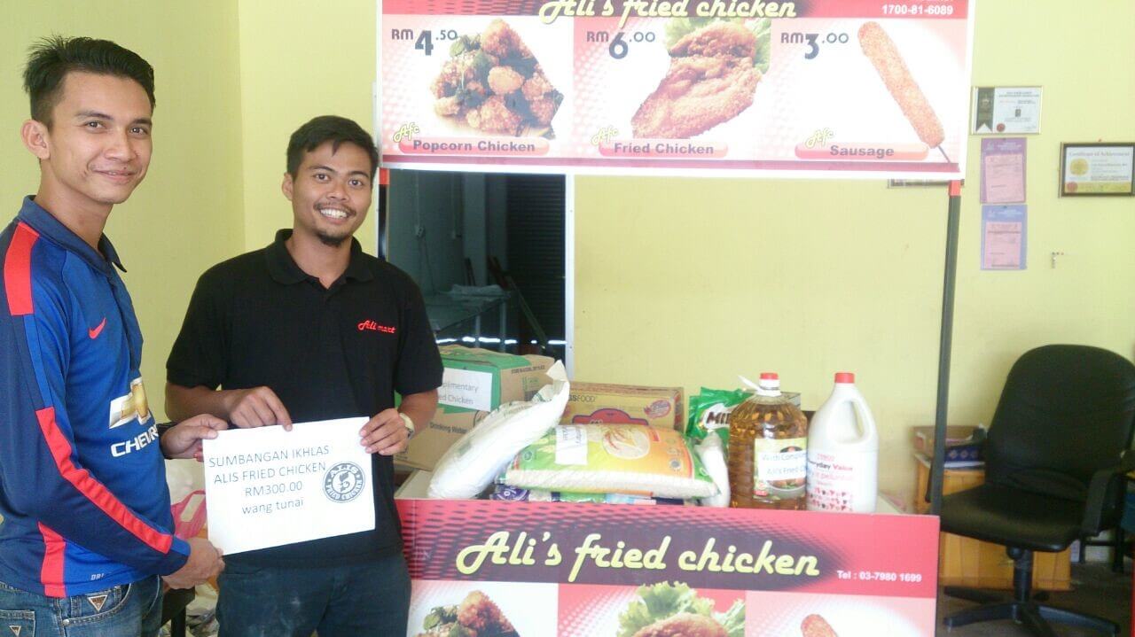 Projek Penyayang merupakan program pendidikan anjuran ALIS Fried Chicken yang menyediakan bantuan kelengkapan sekolah, sokongan tuisyen, dan sumber pembelajaran kepada kanak-kanak daripada keluarga berpendapatan rendah — demi masa depan yang lebih cerah.