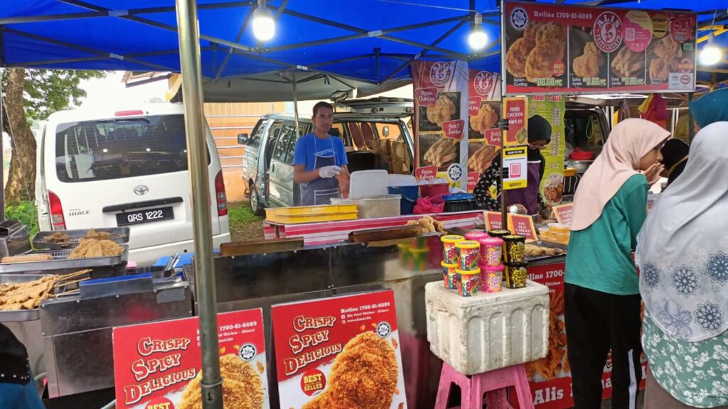 A trusted halal street food brand enabling small business success across Malaysia.