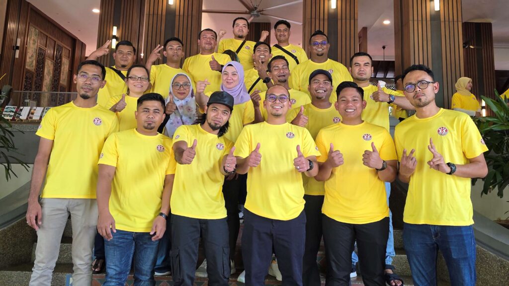 Alis Fried Chicken Team